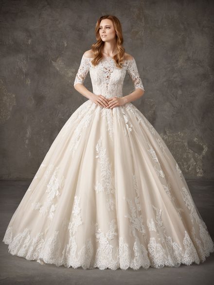Go to pronovias.com #3