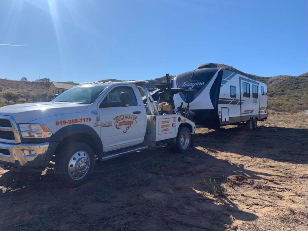 Expedite Towing: Your Go-To for Long Distance Towing in San Diego Towing Services in San Diego and Nearby Areas