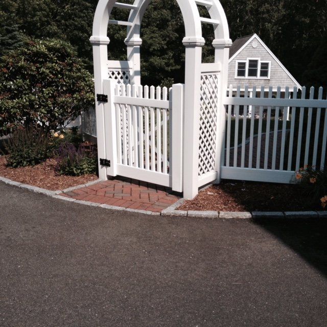 Vinyl fencing