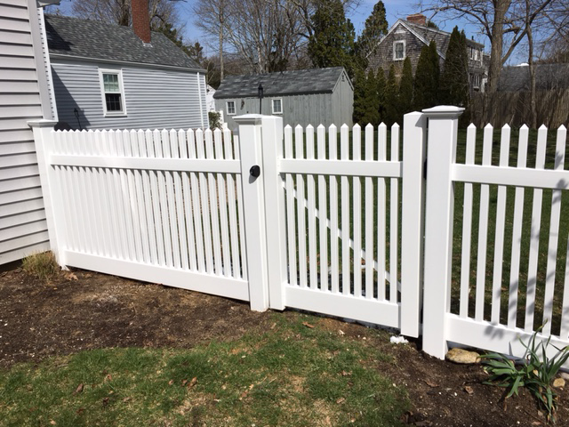 Vinyl fencing