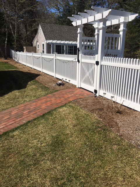 Vinyl fencing