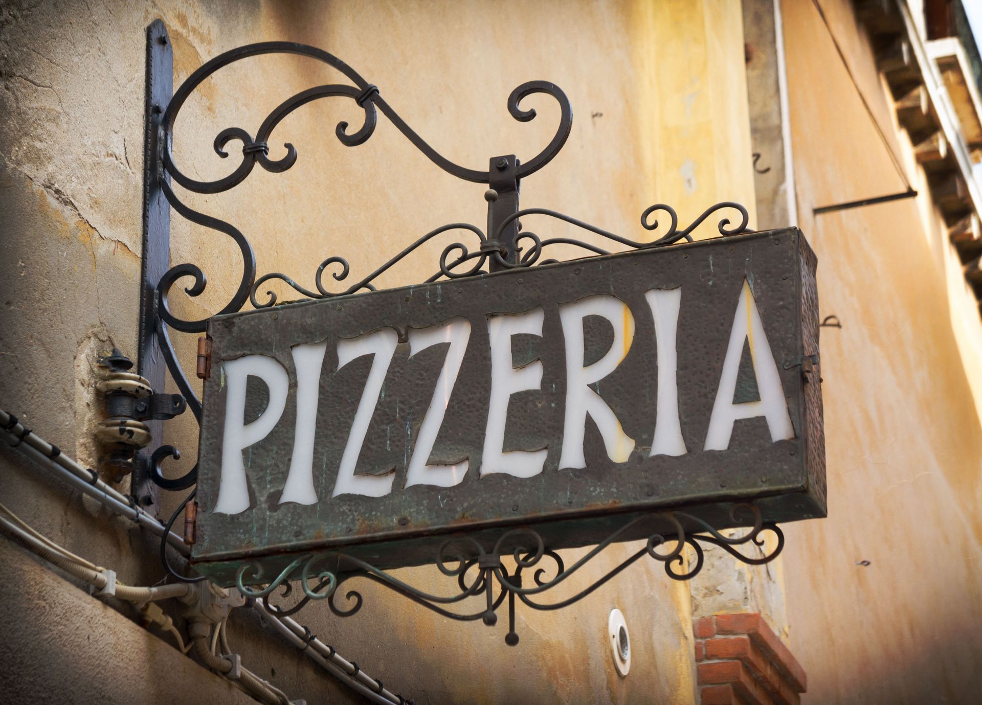 Why Local Signage is Better