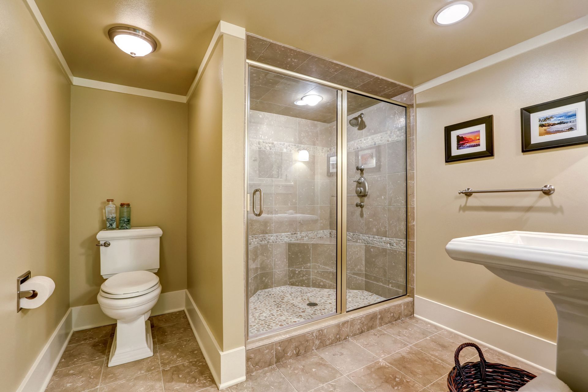3 Signs It&rsquo;s Time to Replace Your Shower Door