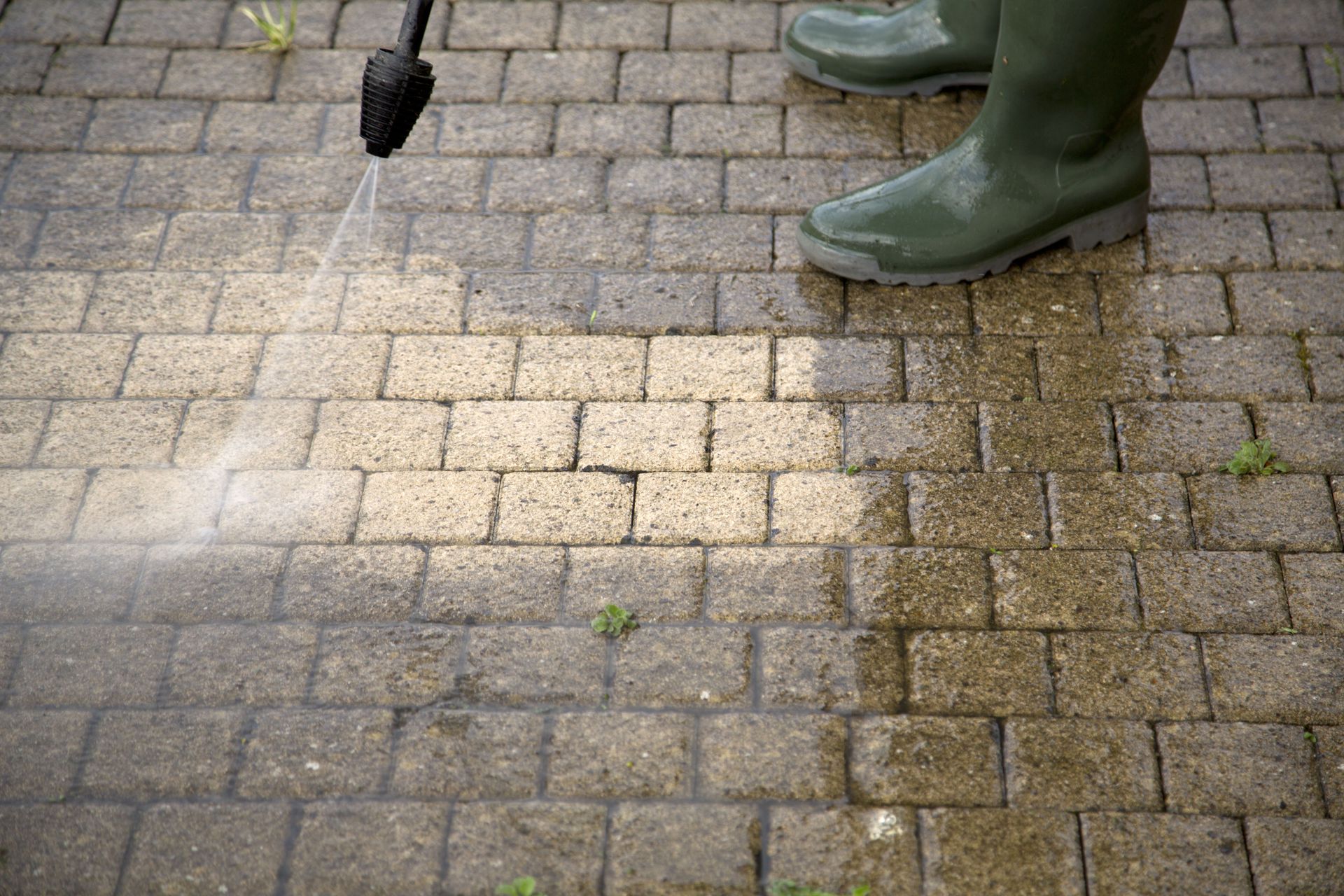 commercial pressure washing