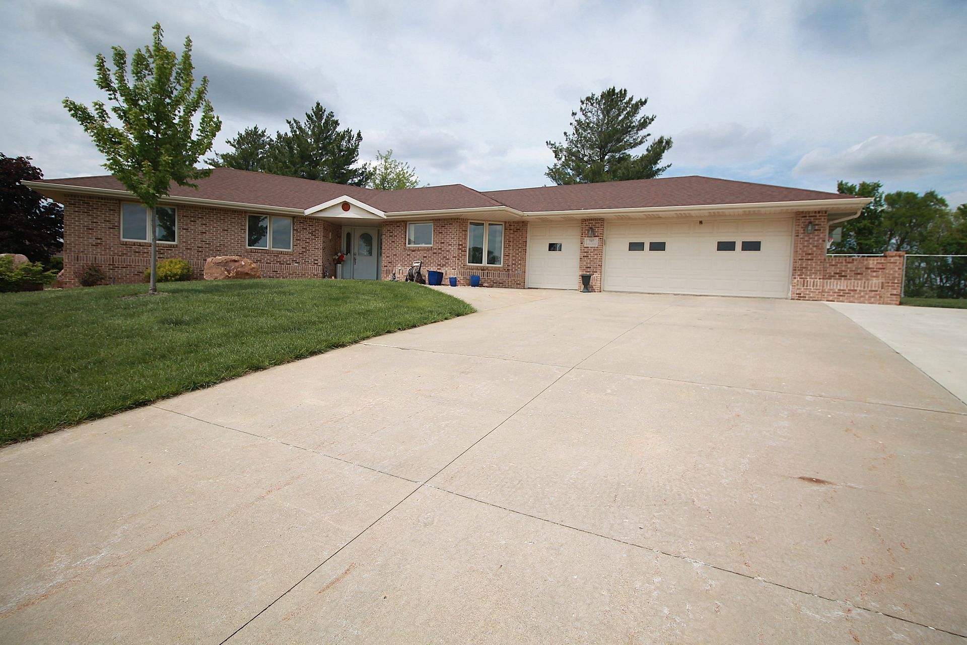 707 Country Club Dr.,
Clarinda, IA