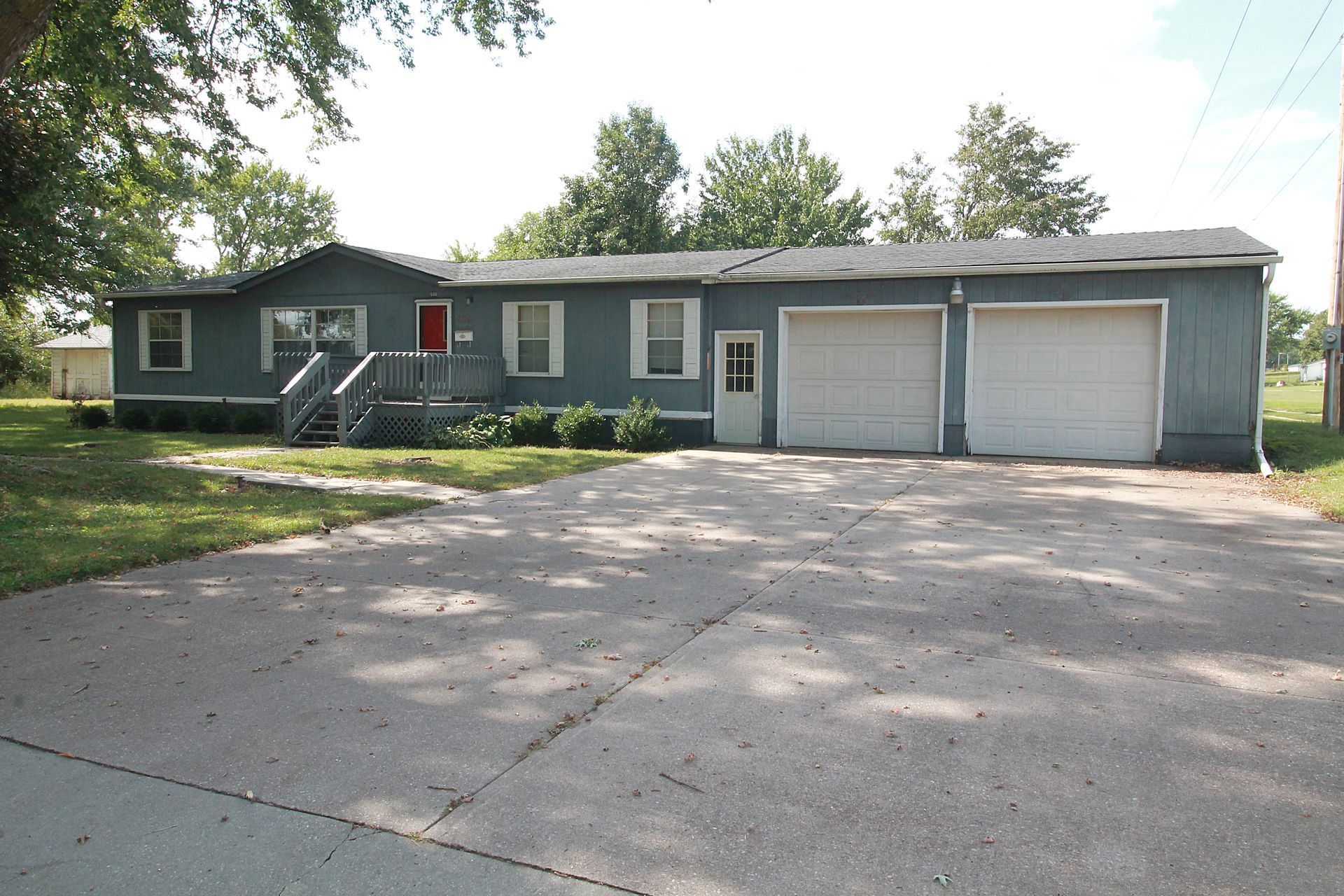 606 S 6th Ave., Villisca, IA