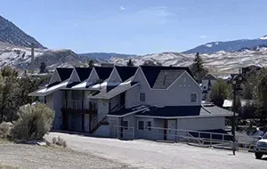  Experienced Commercial Roofing Contractor for Property Managers and Hotel Owners