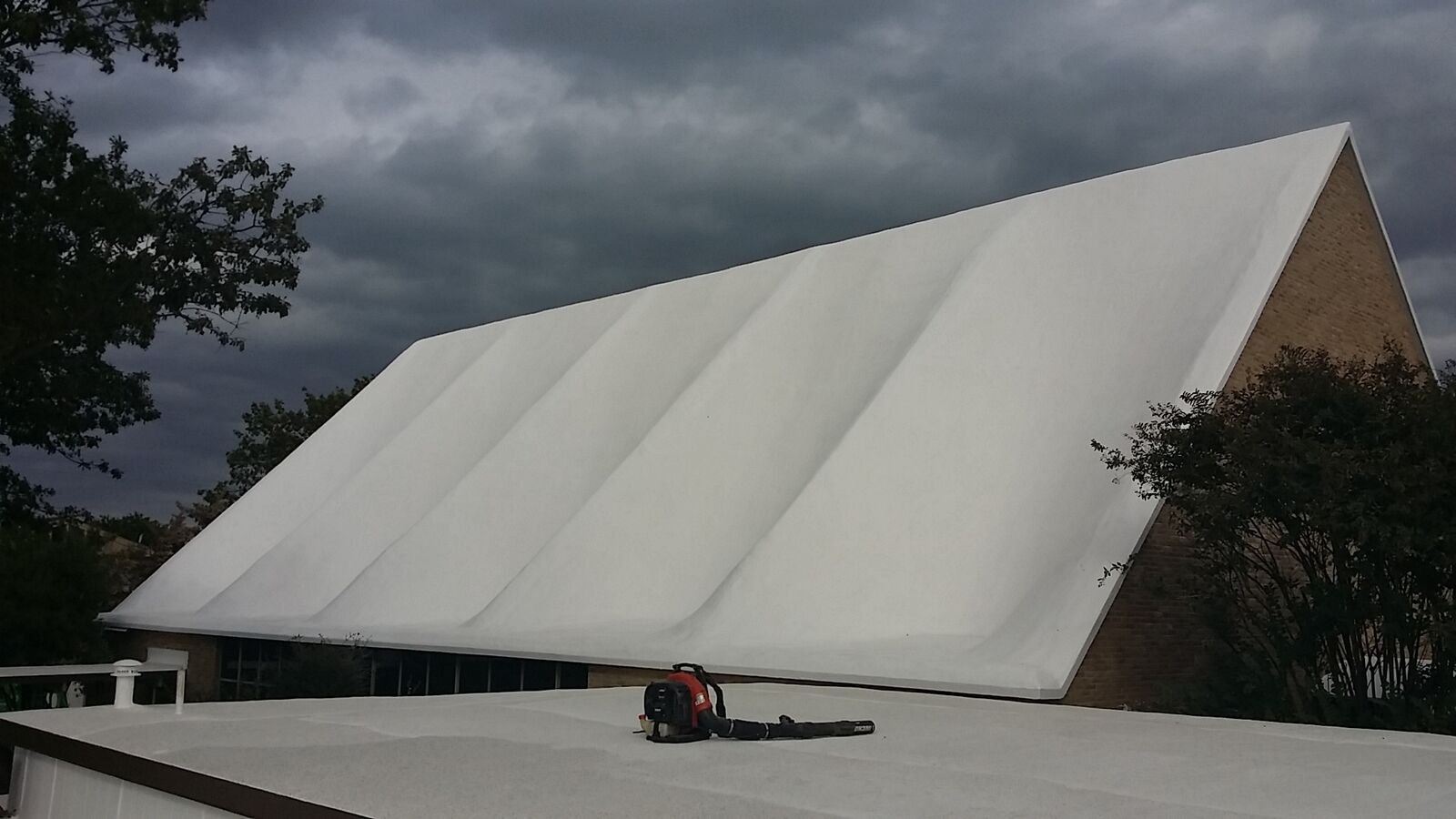 Spray roof foam installation