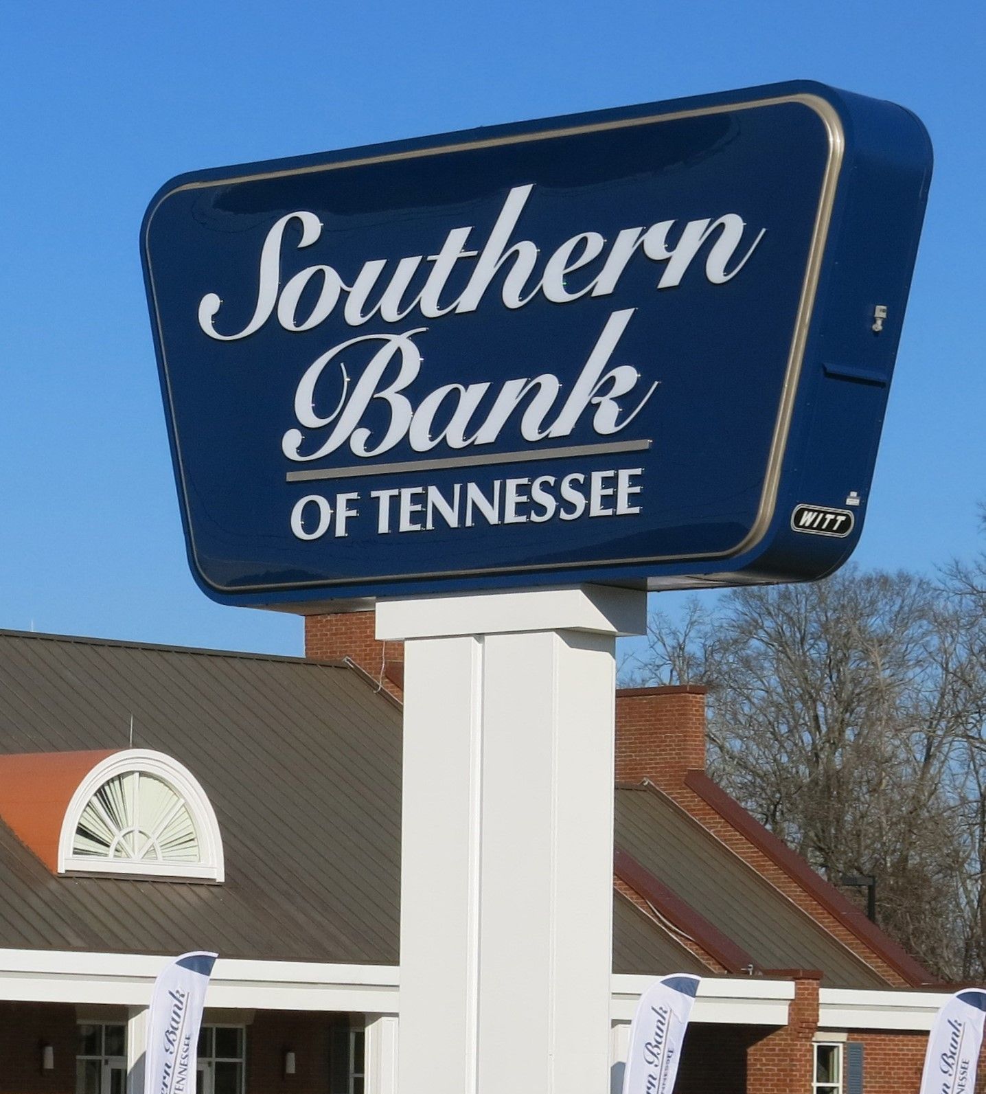 A southern bank of tennessee sign in front of a building