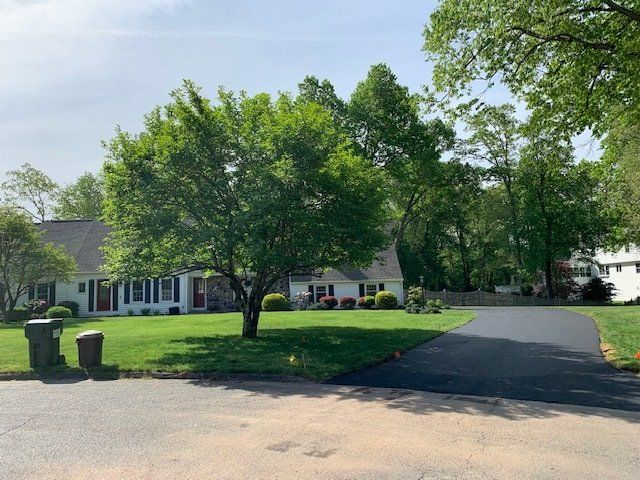 Residential asphalt driveway repair