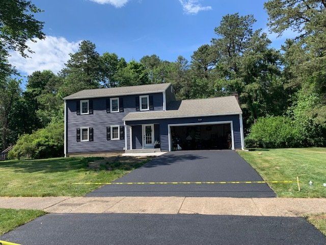 Residential driveway paving contractors