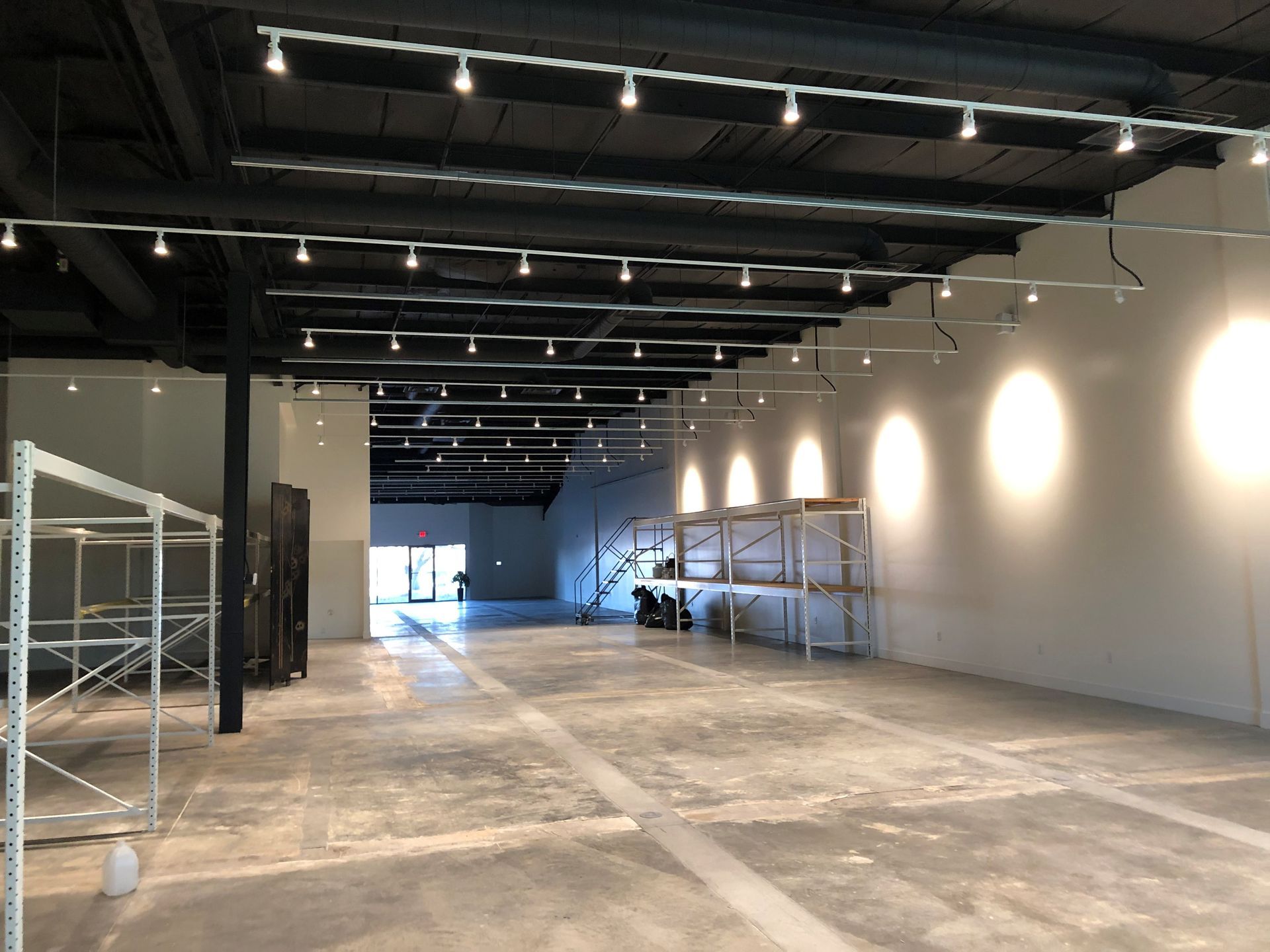 Commercial painting service