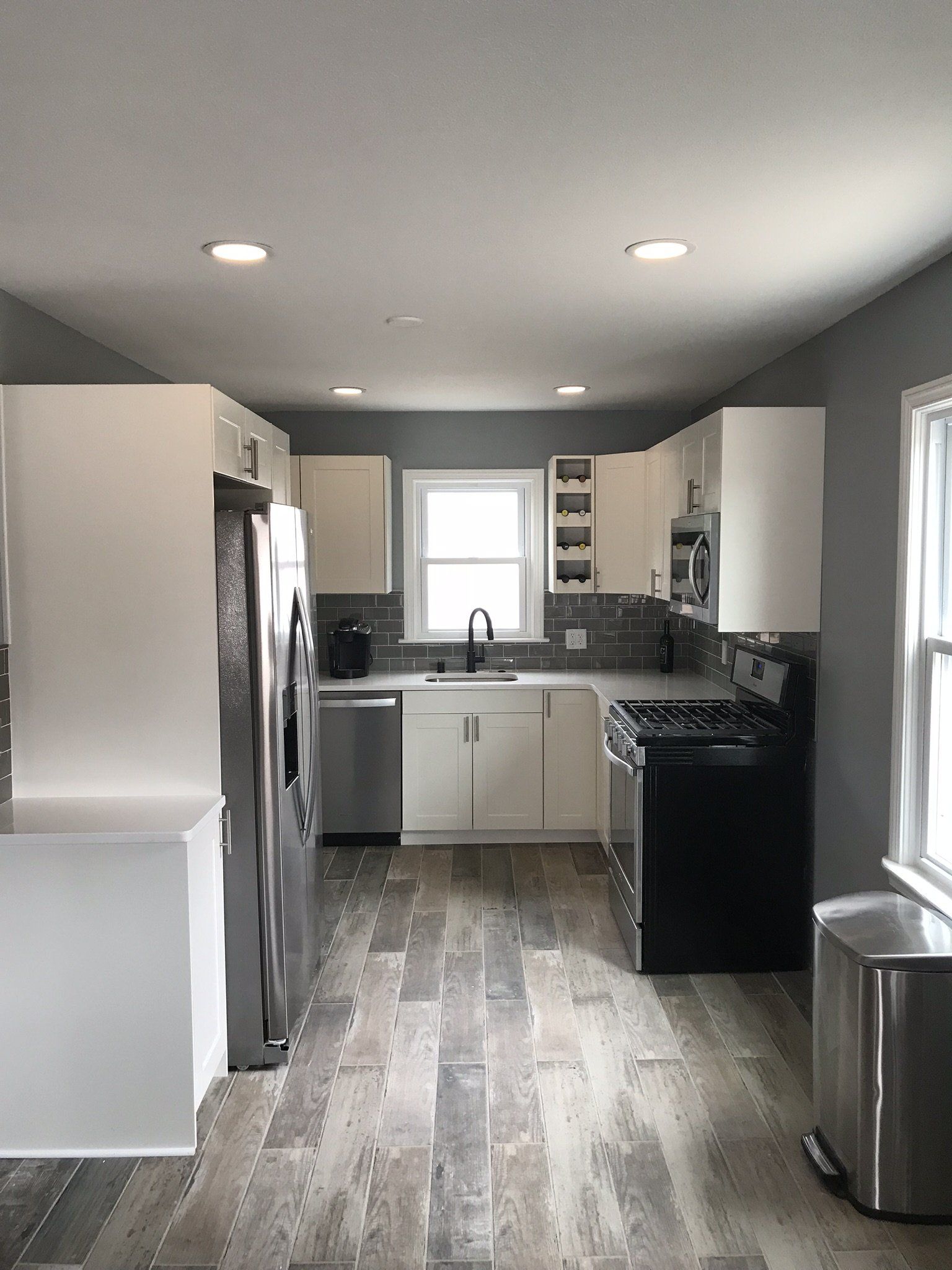 Kitchen Remodeling Contractor Flooring Laminate