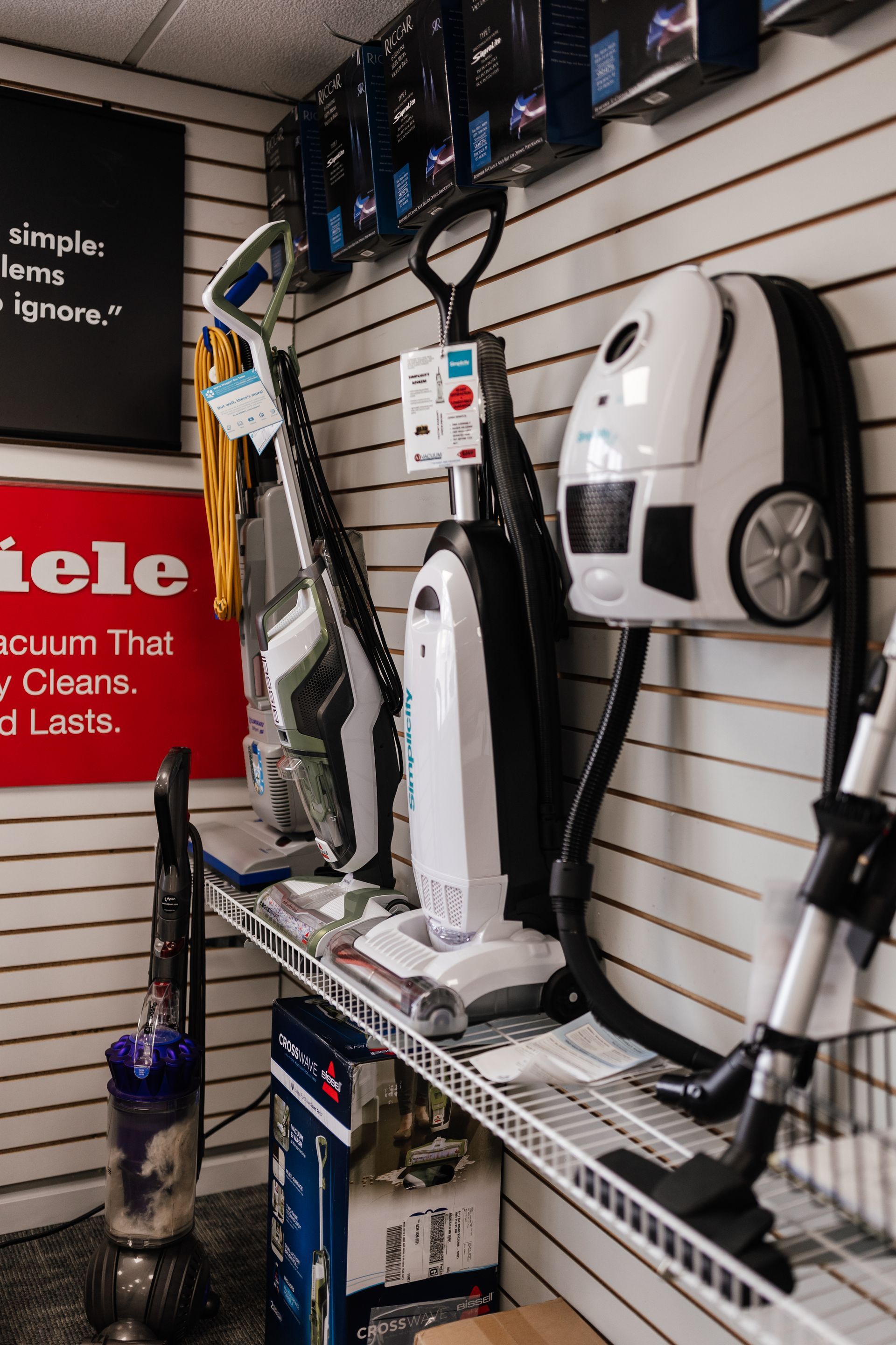 Vacuum  store display