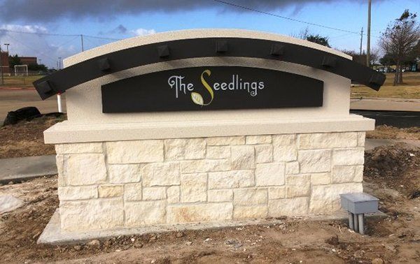 Monument and Pylon Signs