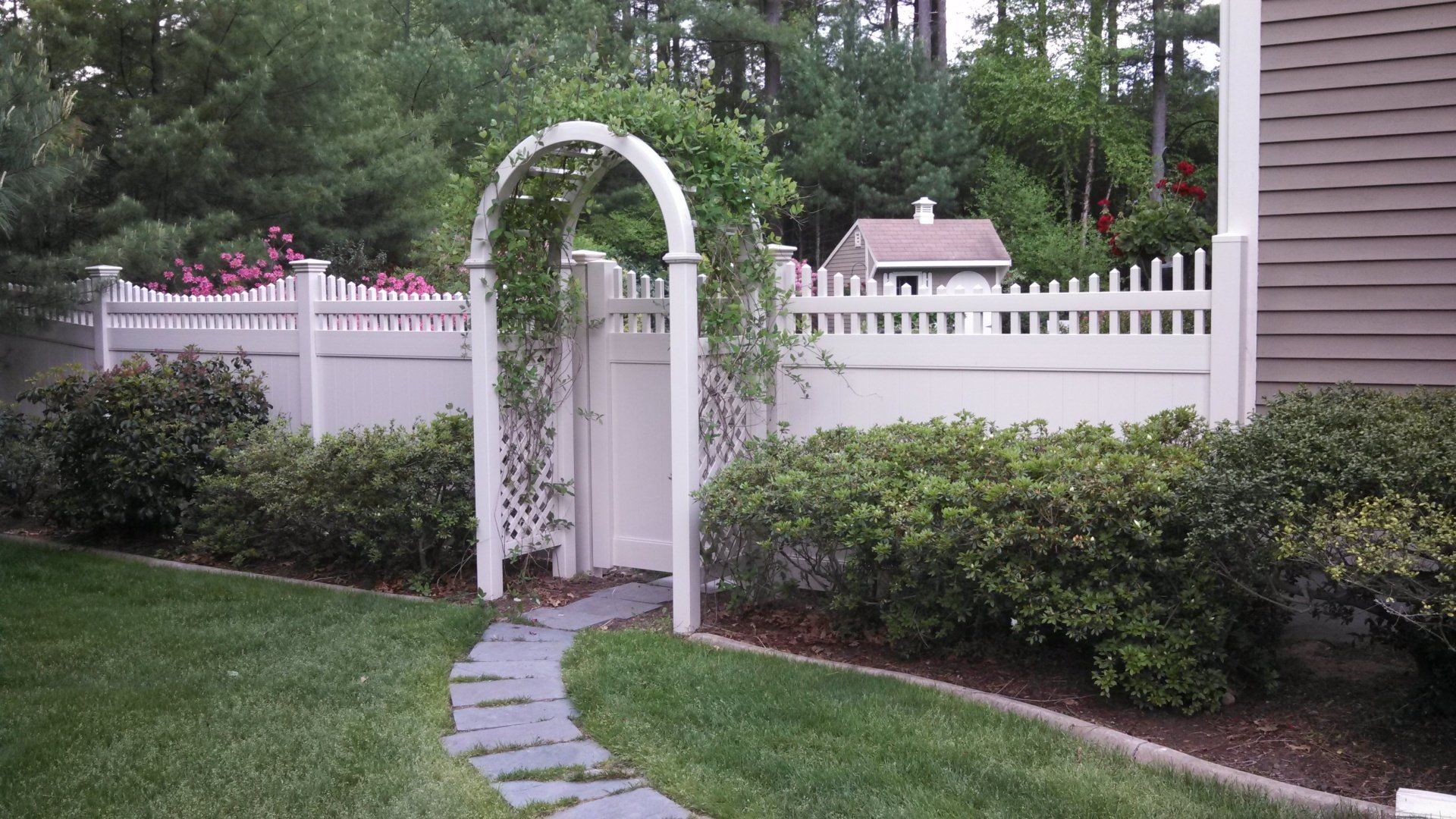 Vinyl Privacy Fence by Blinn's Fence
