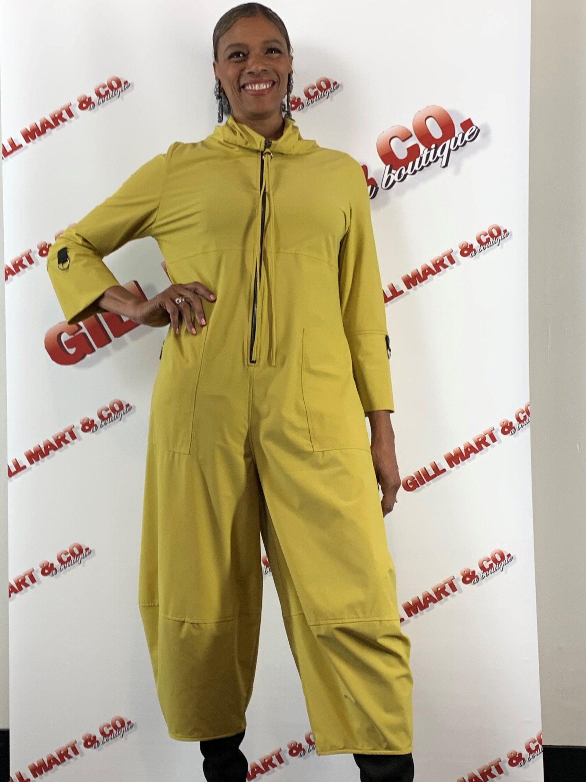 Woman wearing a yellow overall