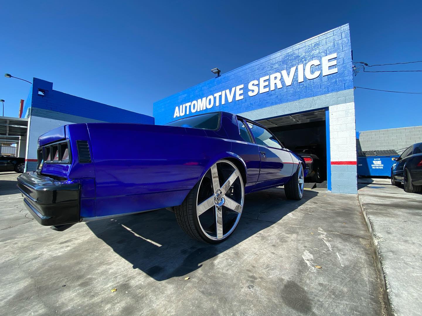 blue car