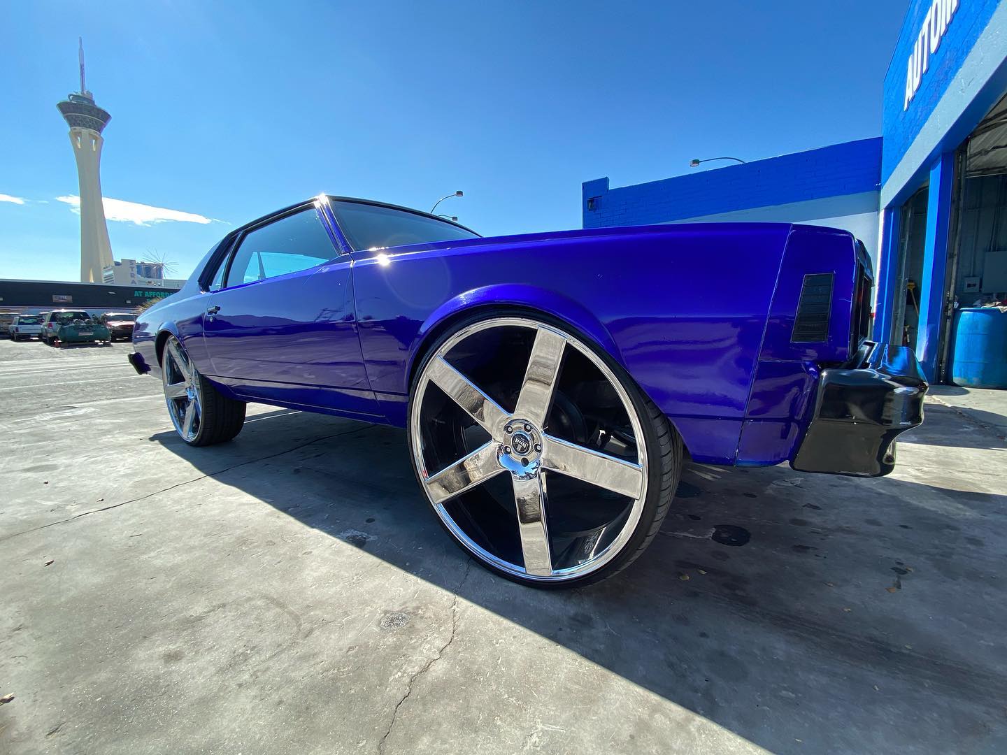 blue car
