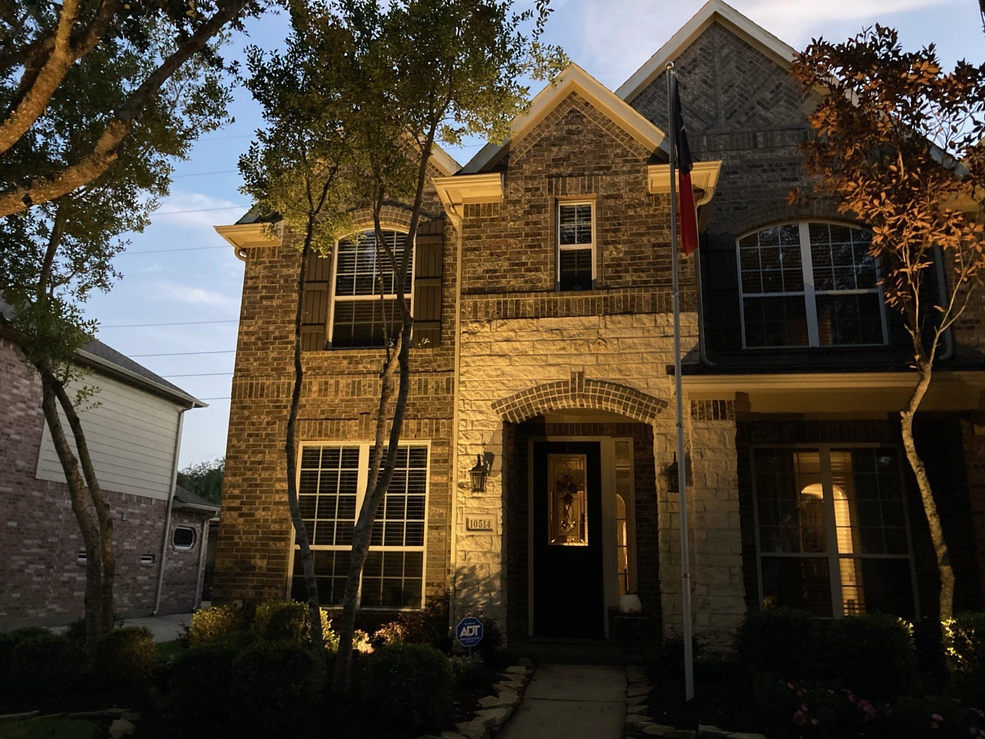 Manicured Landscapes Inc. landscape lighting work