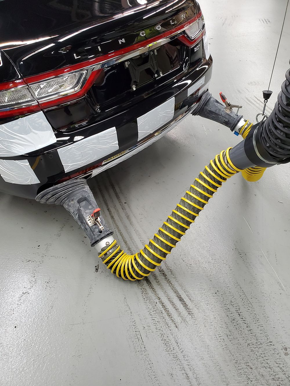 Dual tailpipe nozzle