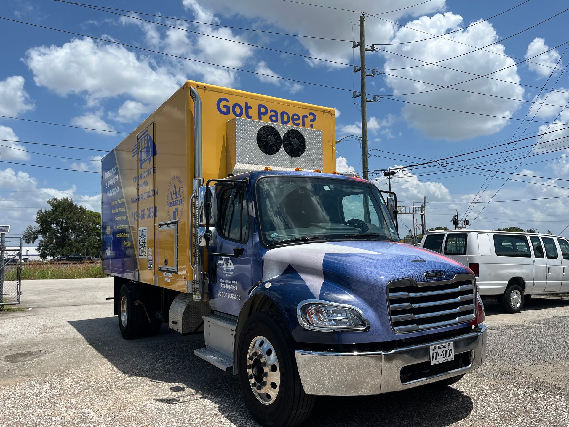 A recycling truck with a 