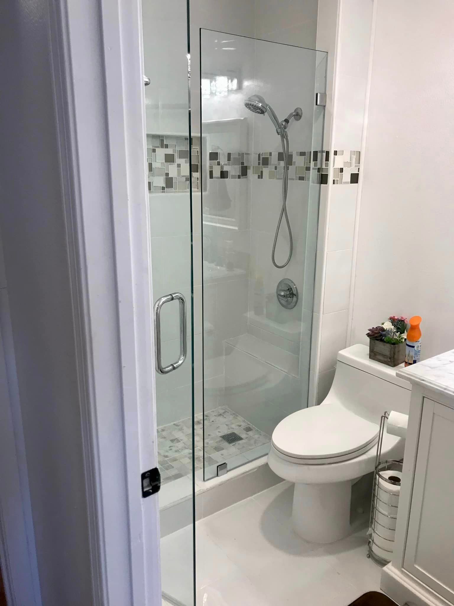 Shower glass enclosure