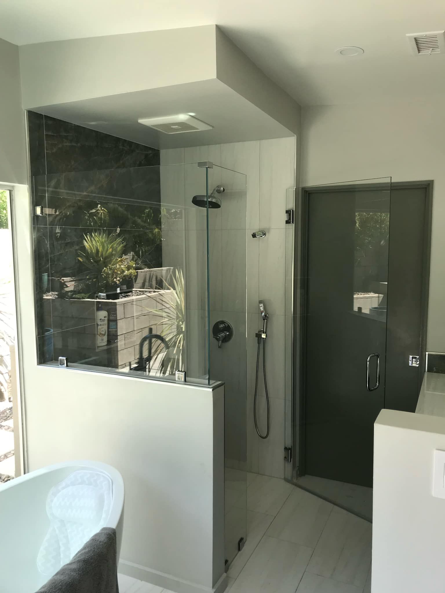Shower glass enclosure
