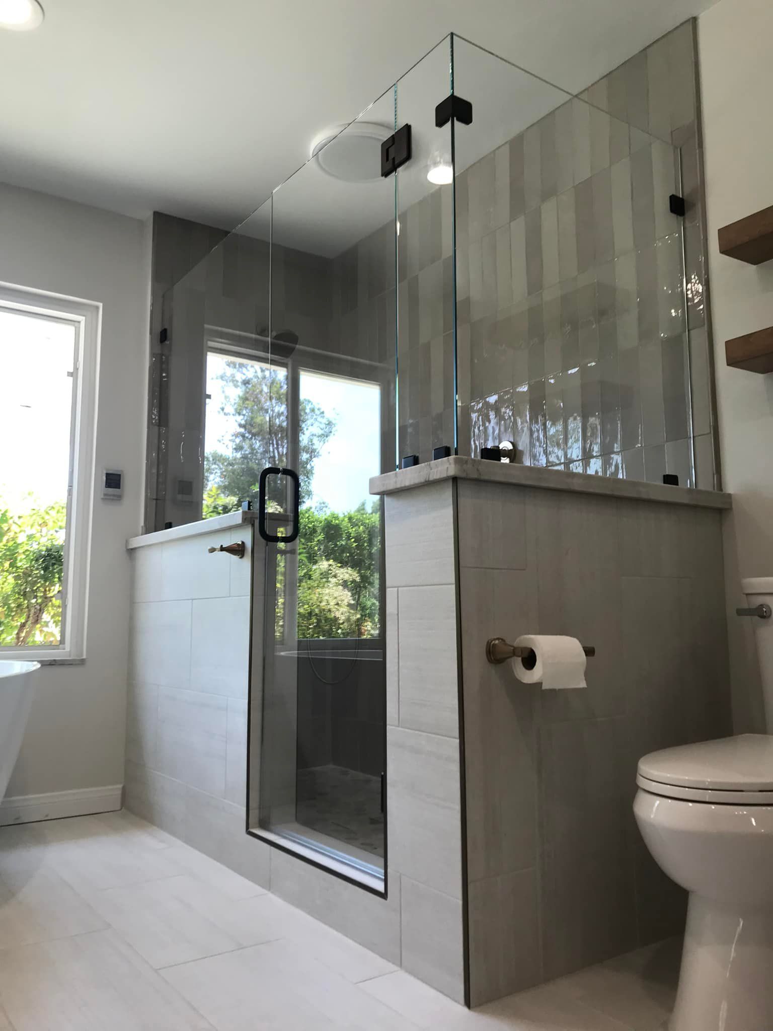 Shower glass enclosure