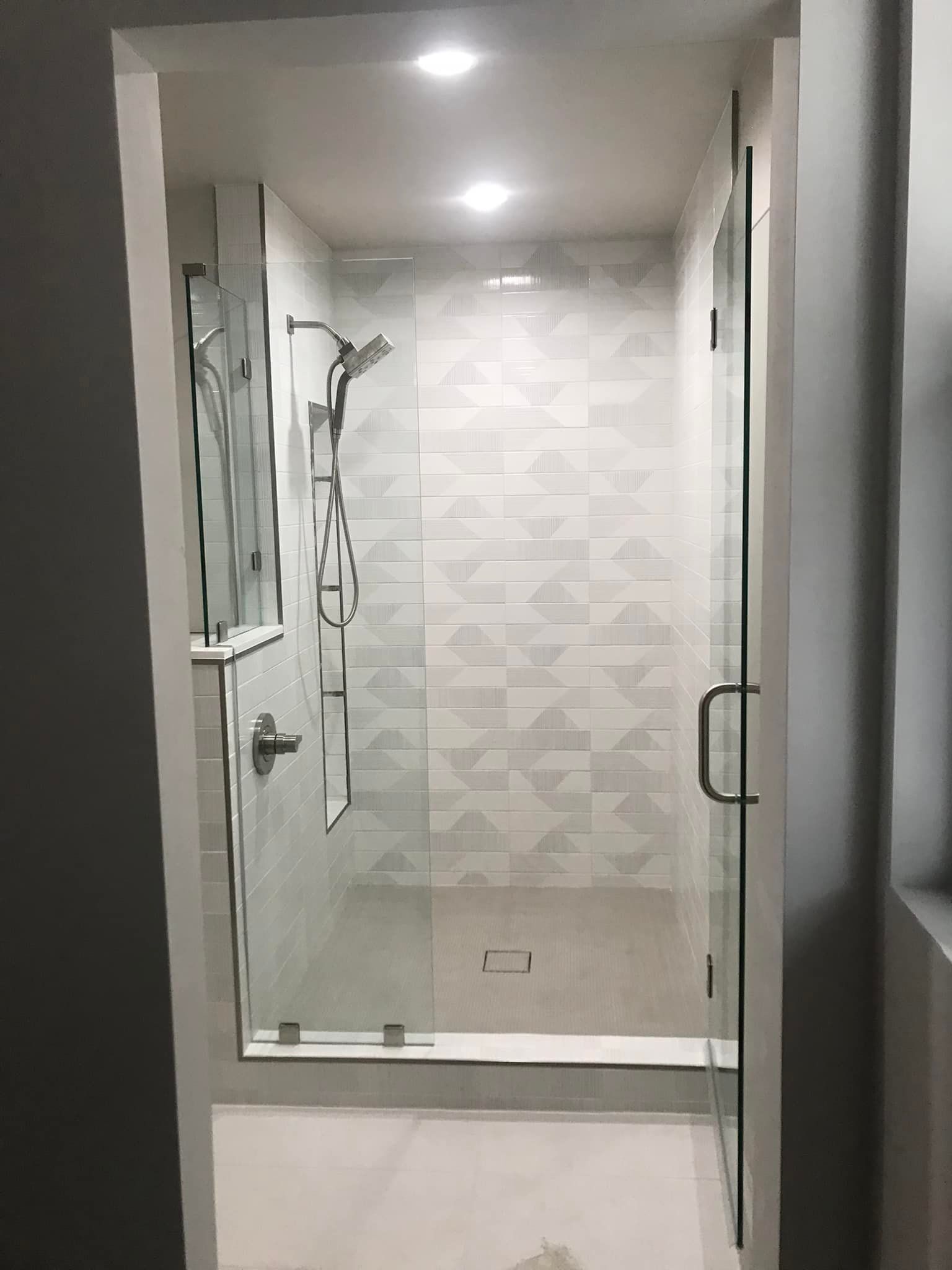 Shower glass enclosure