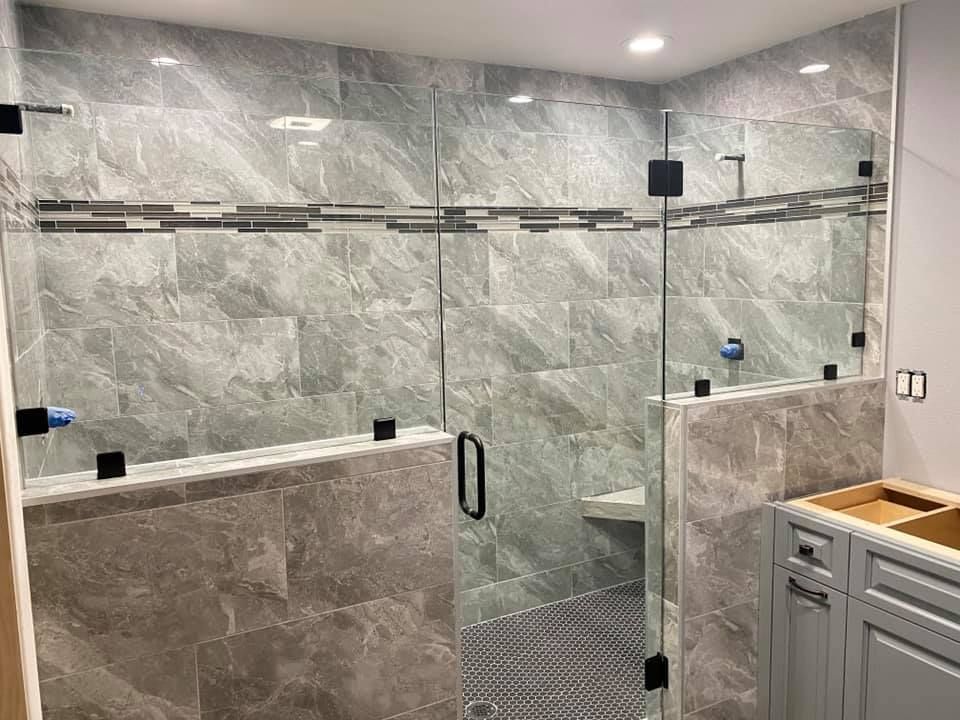 Shower glass enclosure