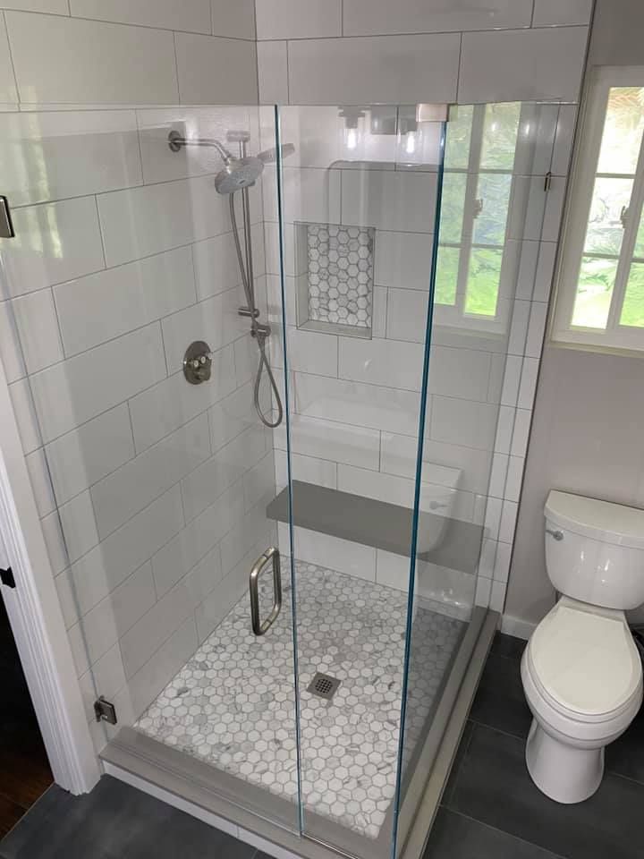 Shower glass enclosure