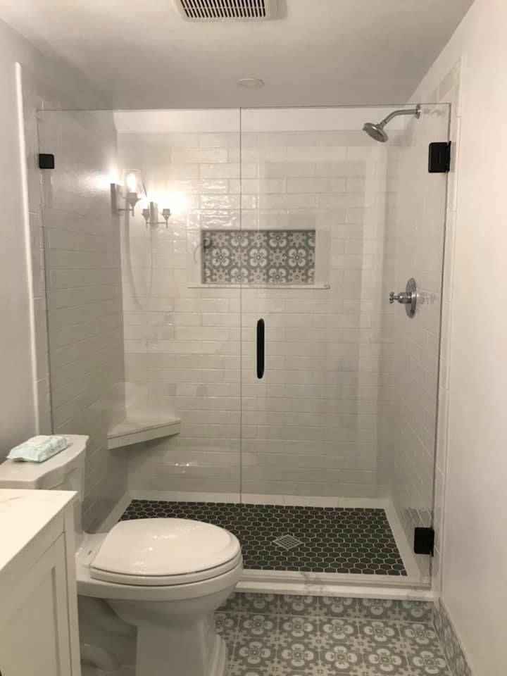 Shower glass enclosure