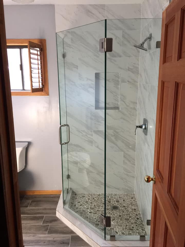 Shower glass enclosure