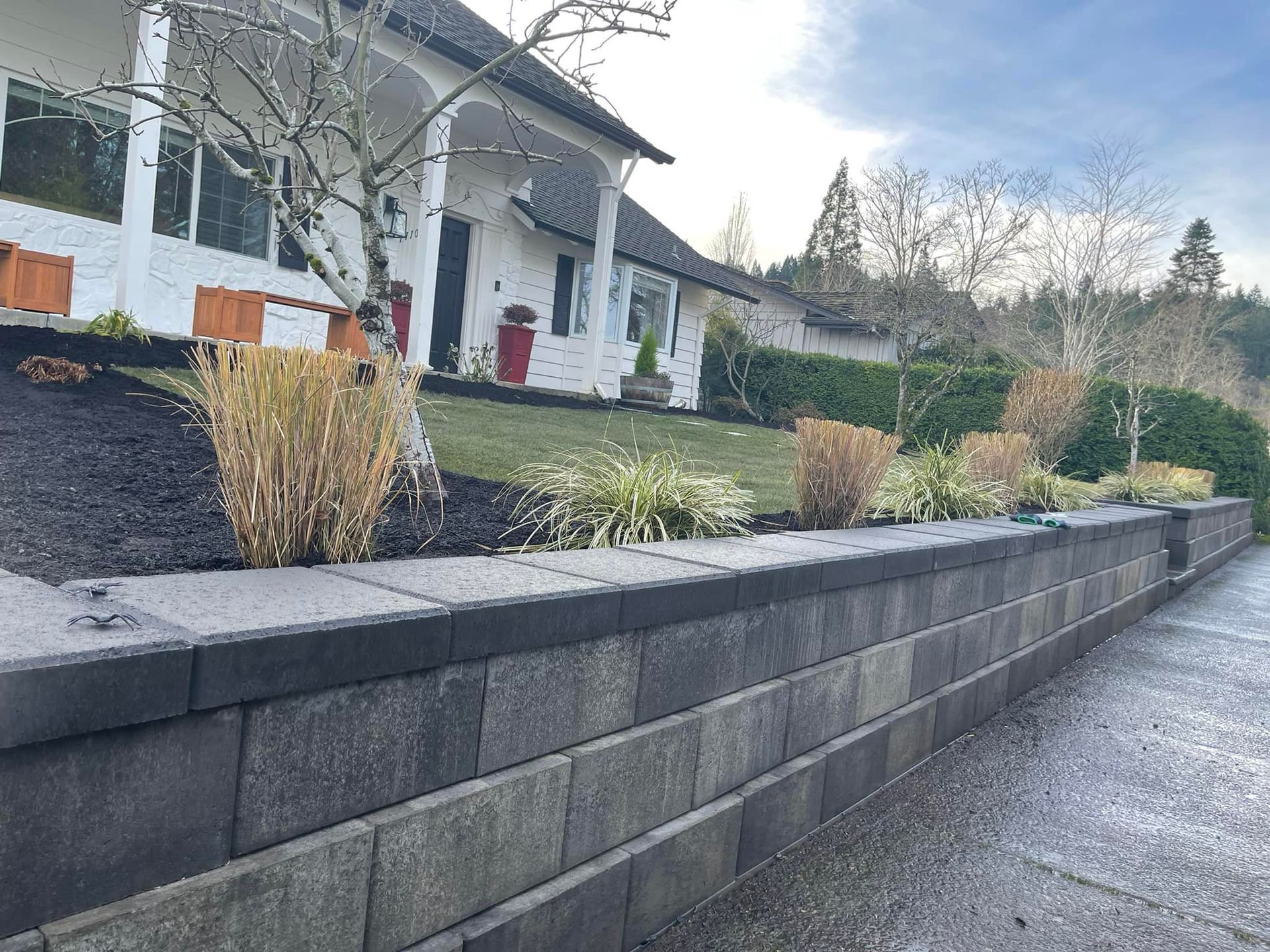 Retaining wall installation services