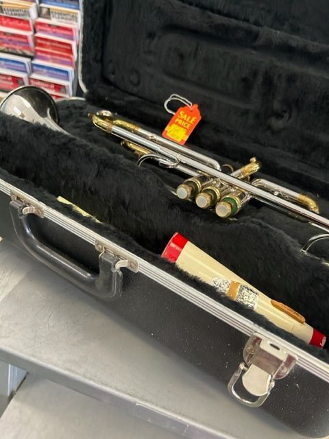 Gold trumpet instrument for sale