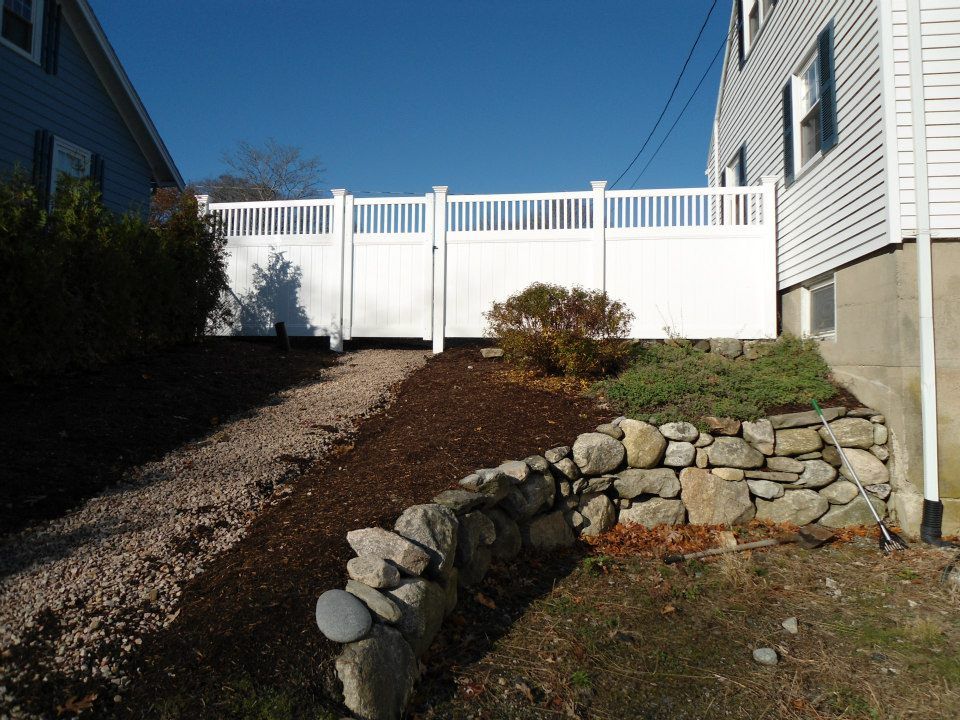 Vinyl fencing