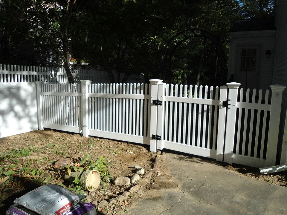 Vinyl fencing