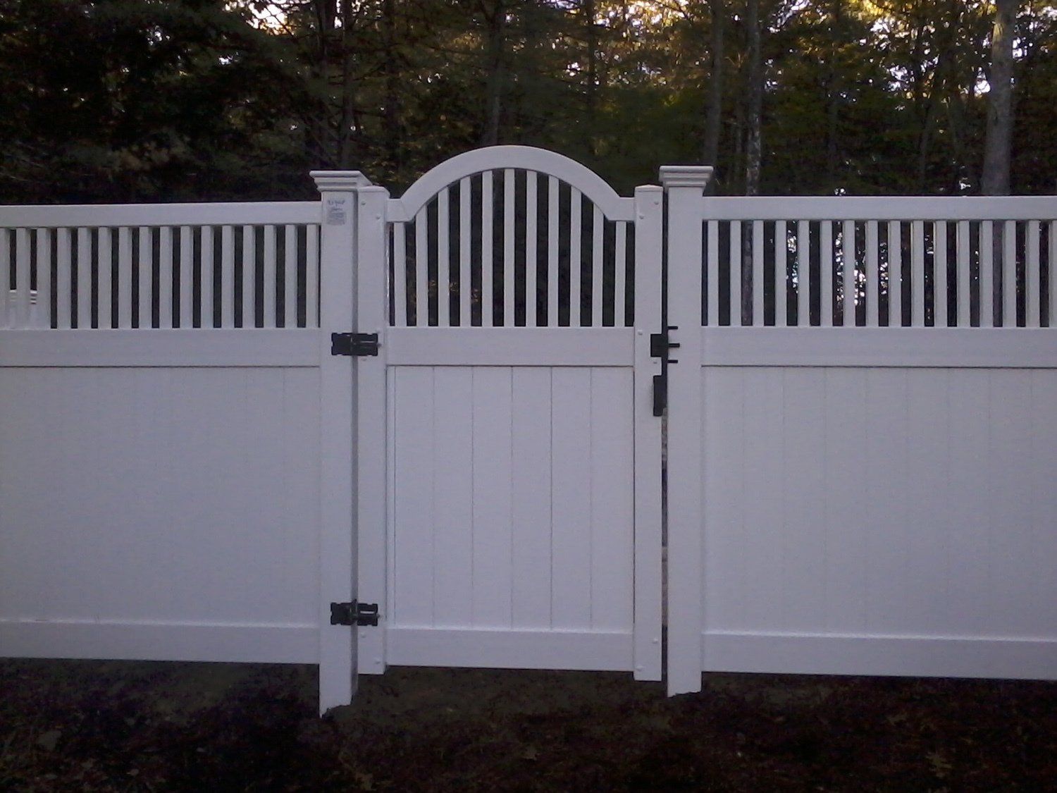 Vinyl fencing