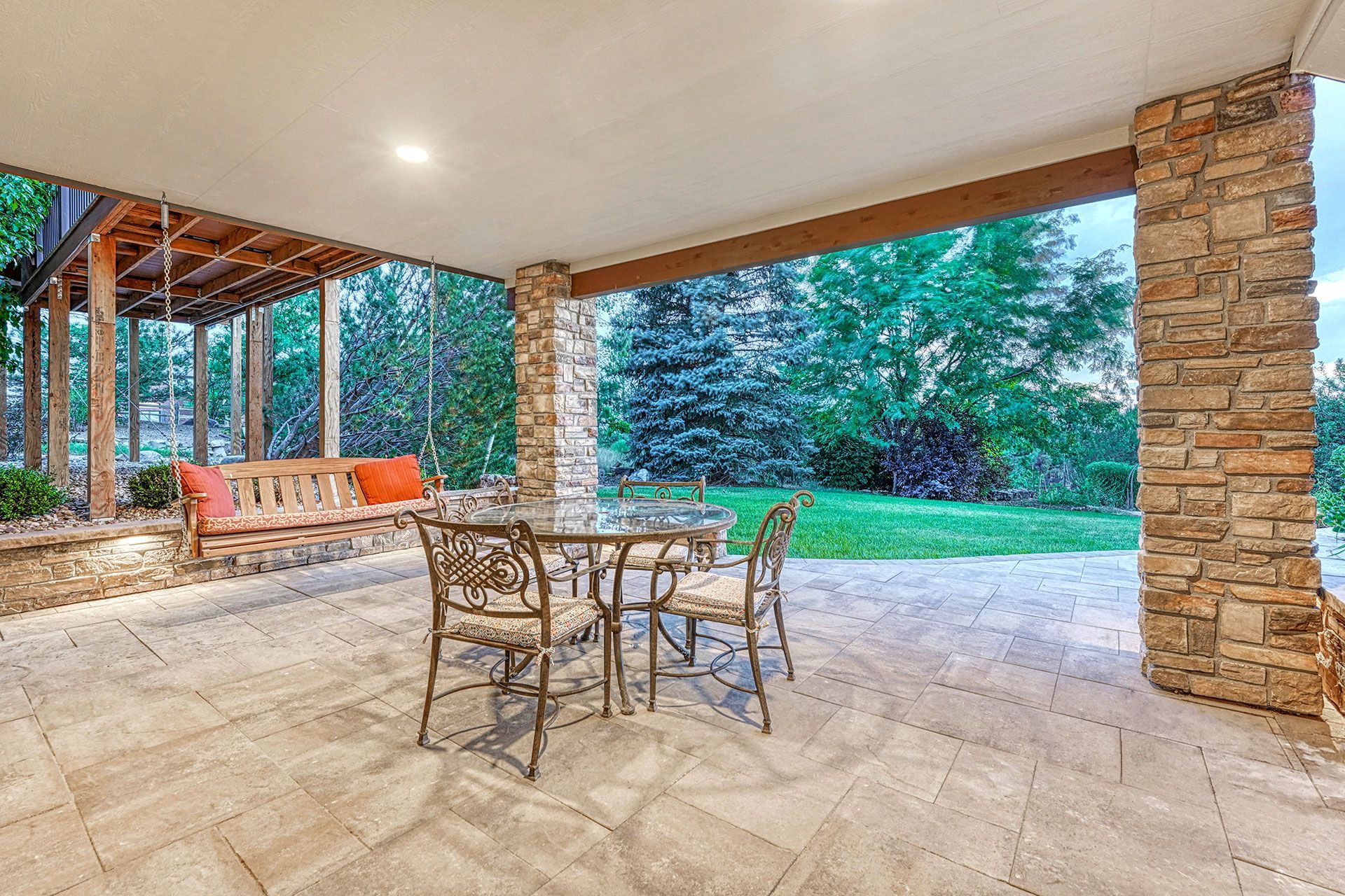 swinging bench chair