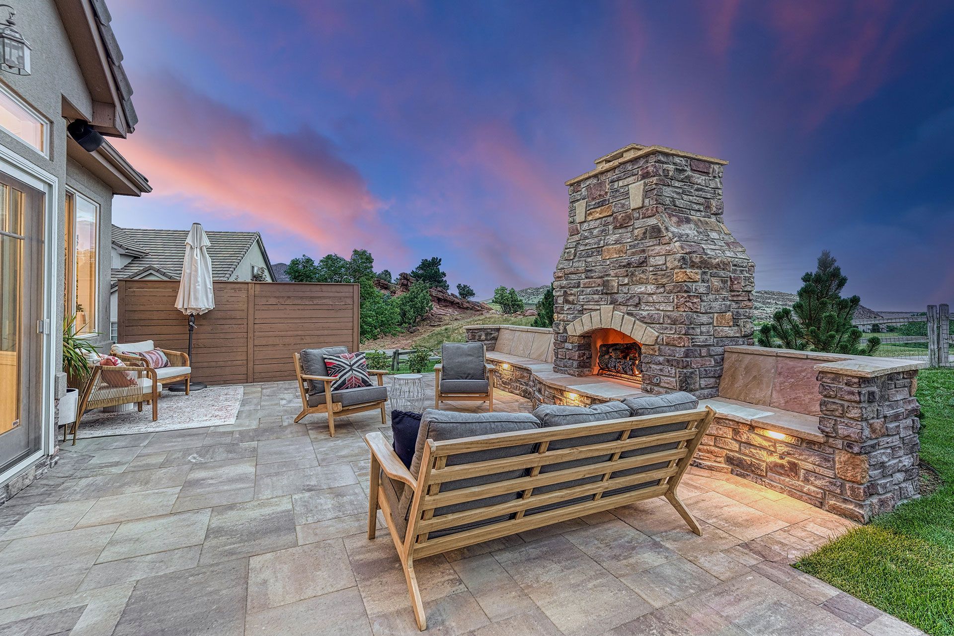 very open outdoor lounge area