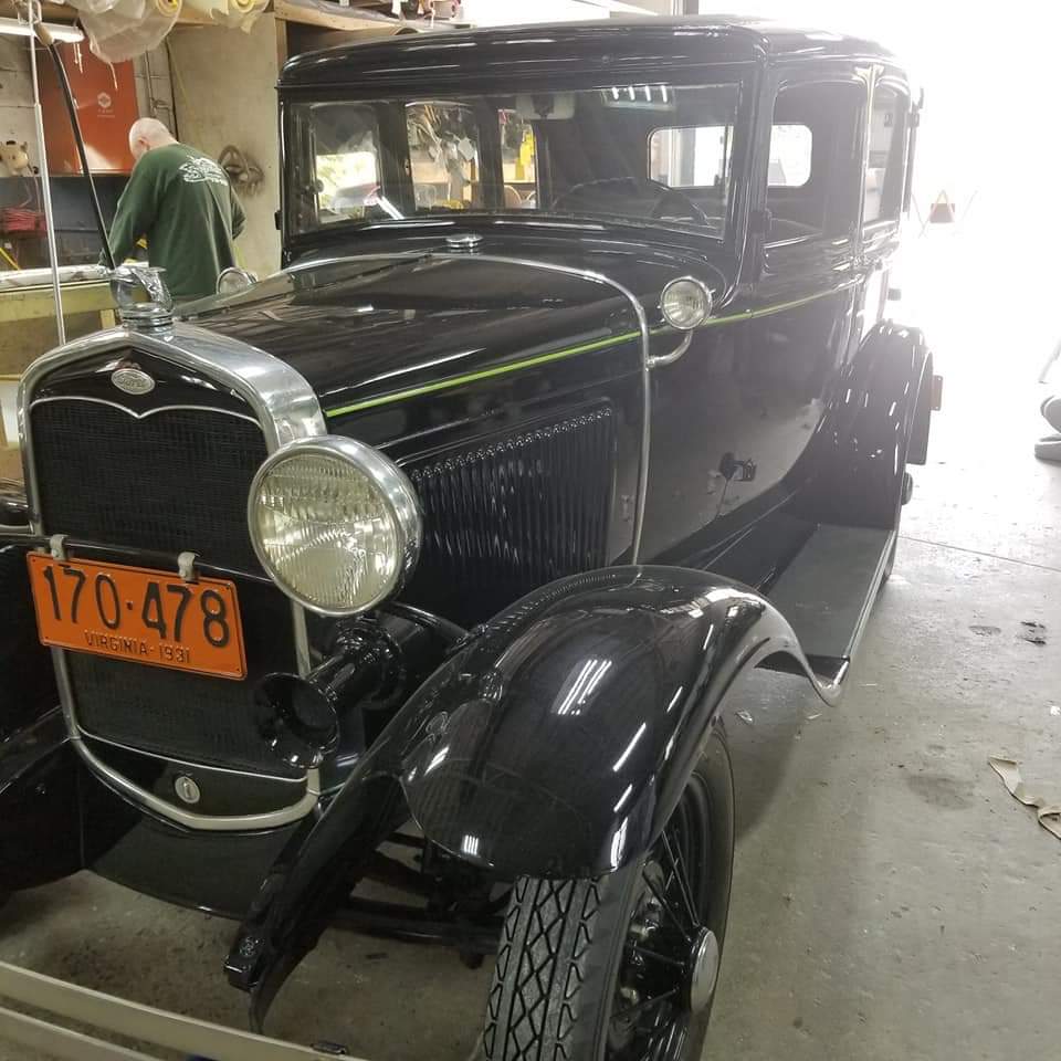 Auto upholstery service