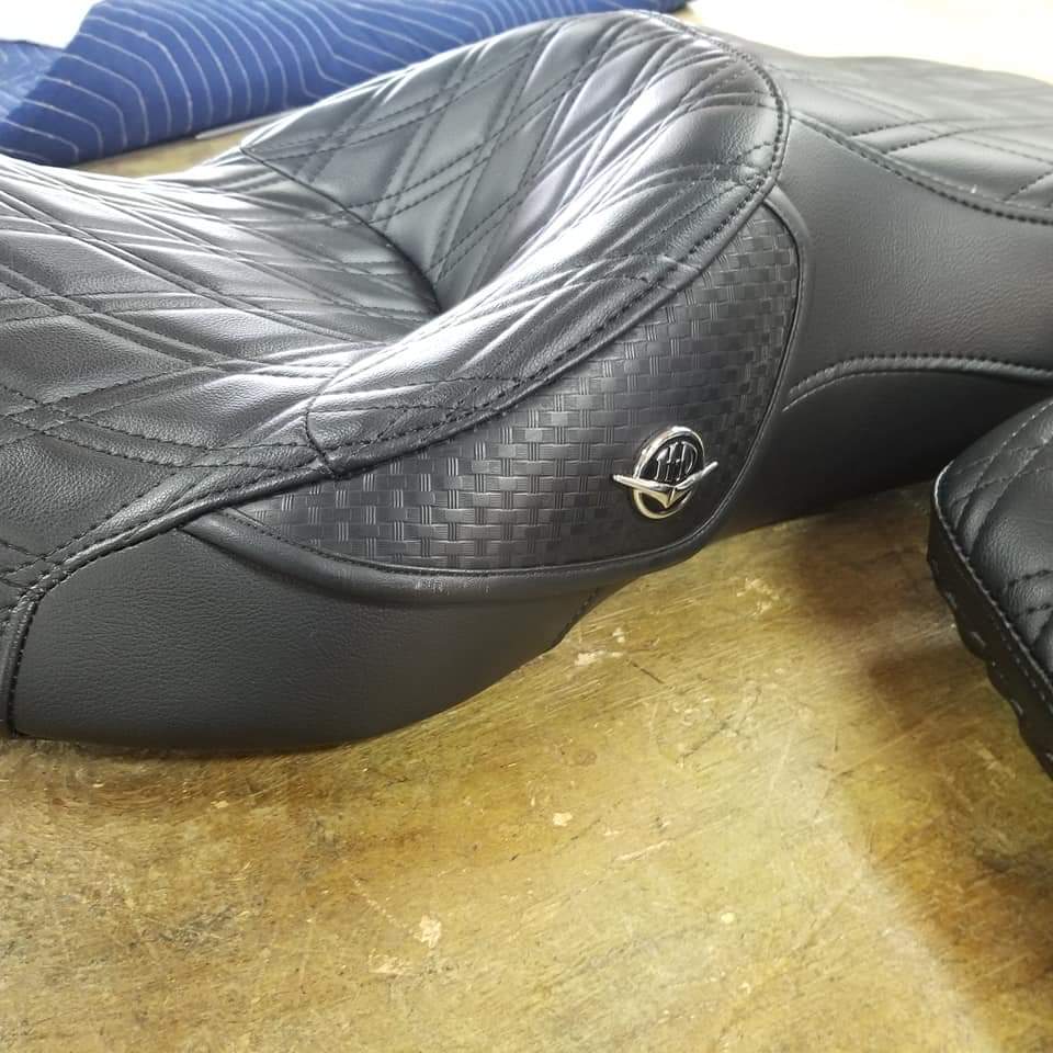 Auto upholstery service