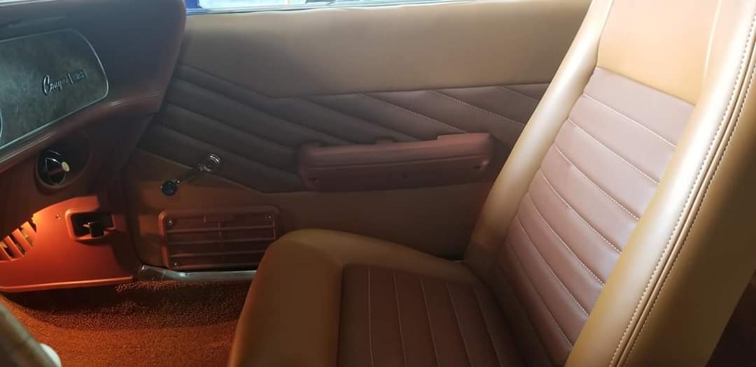 Custom auto Upholstery