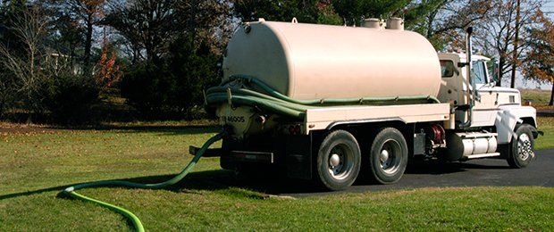 Septic tank cleaning truck