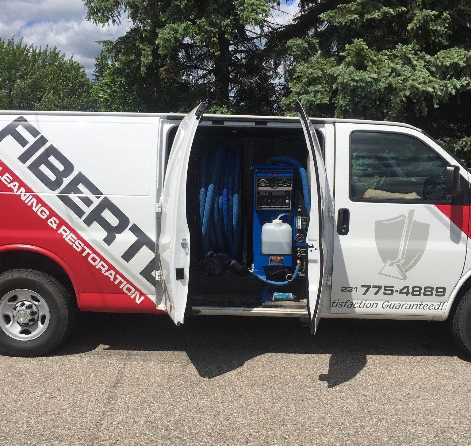 Cleaning truck