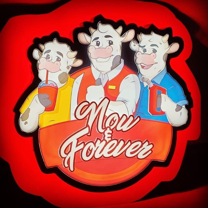 A sign on a wall that says for lease