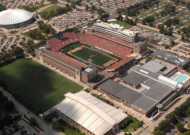 U of I Memorial Stadium