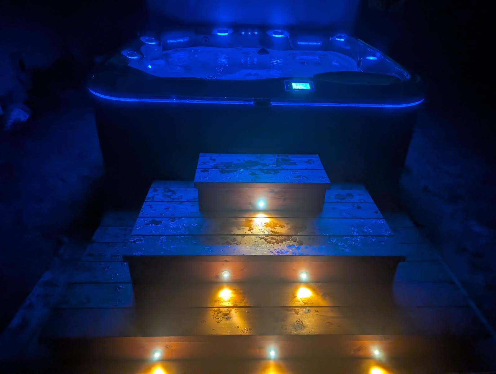 Rainbow Hot Tubs & Swim Spas