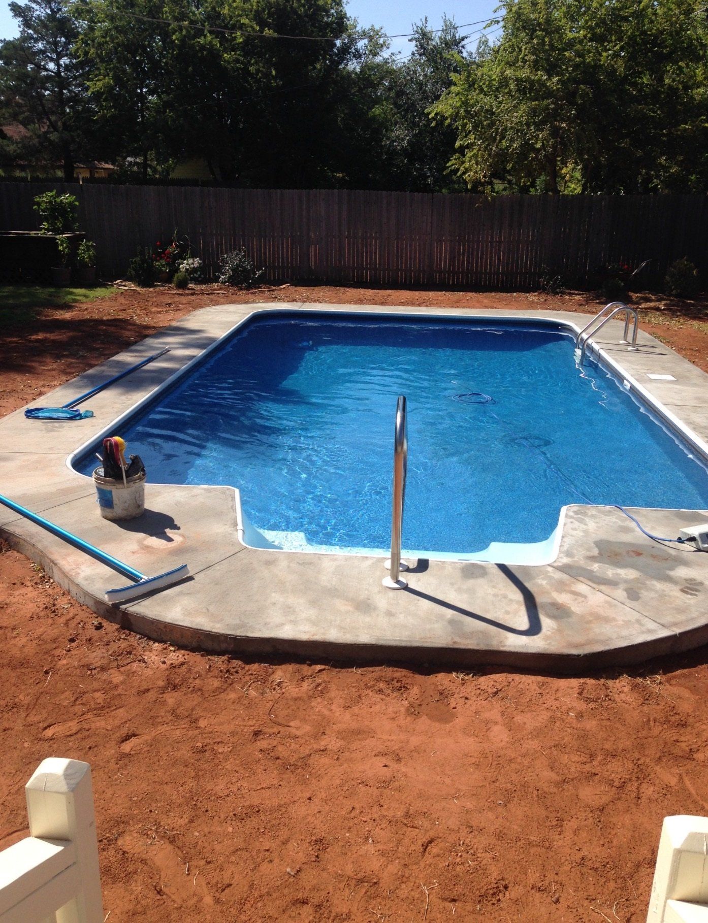 Pool Cleaning and Construction Services